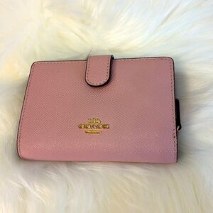 Coach Medium Corner Zip Wallet